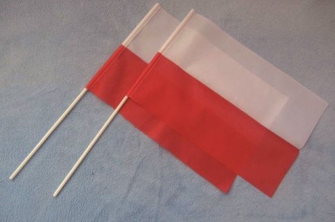 Flaga materiał biało-czerwona chorągiewki 25szt. 15x21